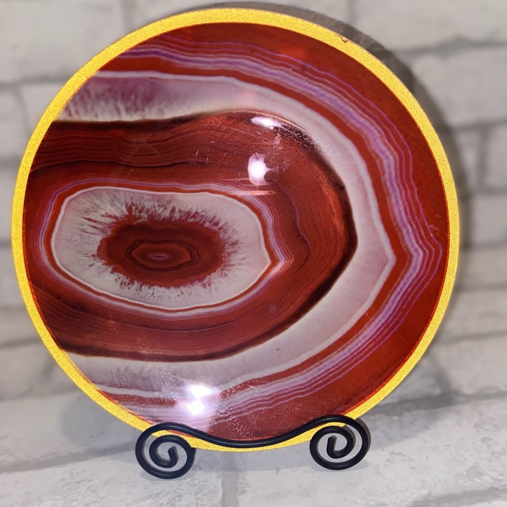 Red bold Decorative Plate